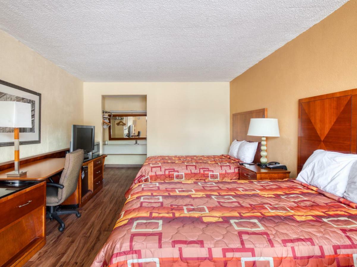 Budgetel & Hotel 2*
