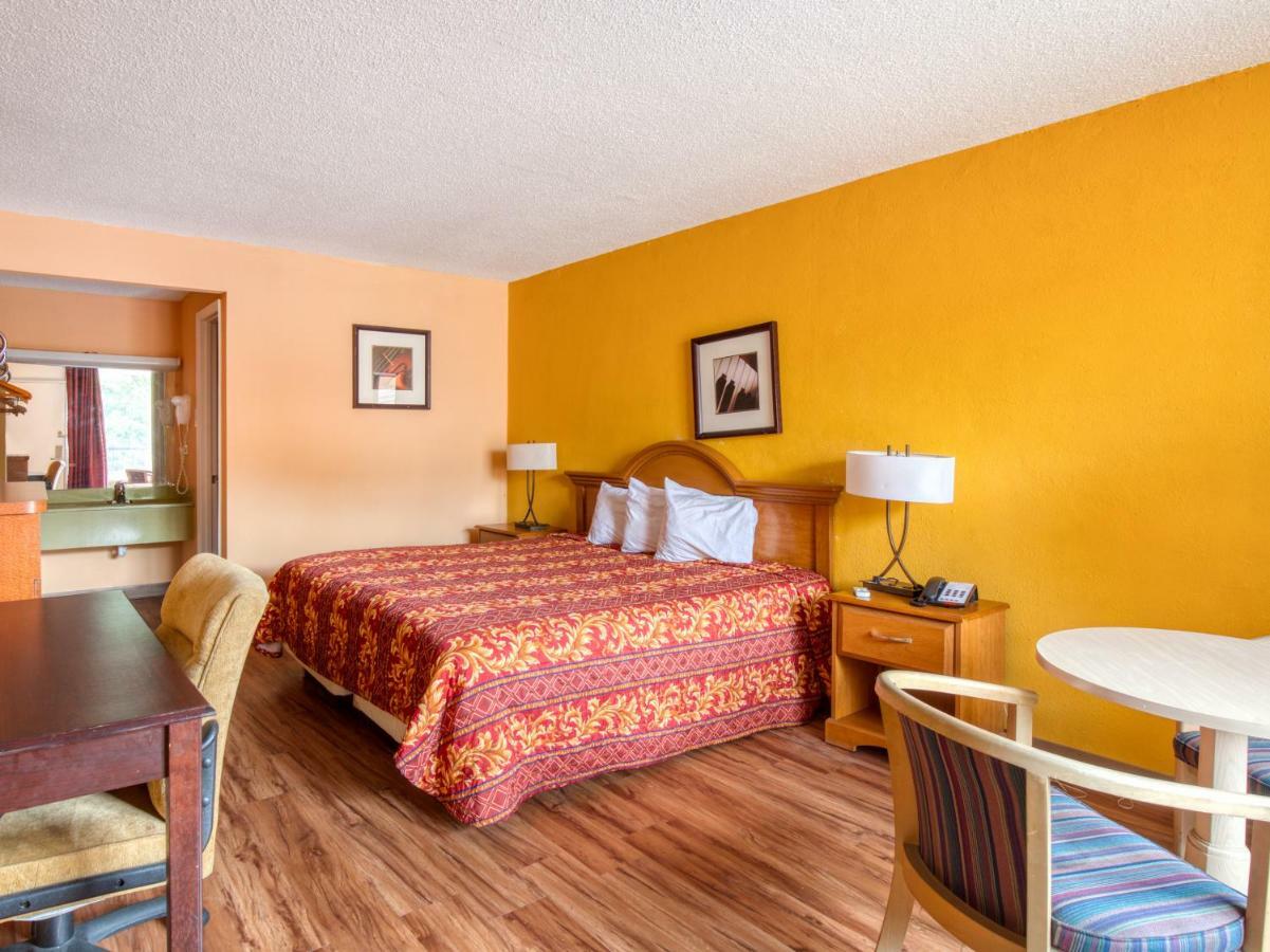 Hotel Budgetel &